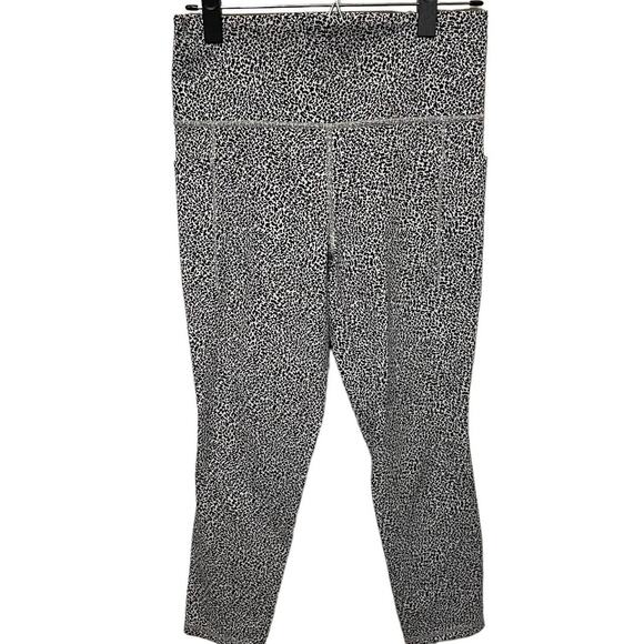 Athleta Pants - Athleta Salutation Stash II Textured Tight w/ pockets